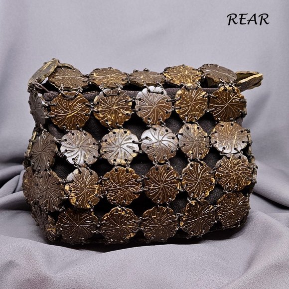 Small Coconut Shell Handbag Vintage (90s) - purchased in Hawaii - 8"Lx4"W - Picture 4 of 11